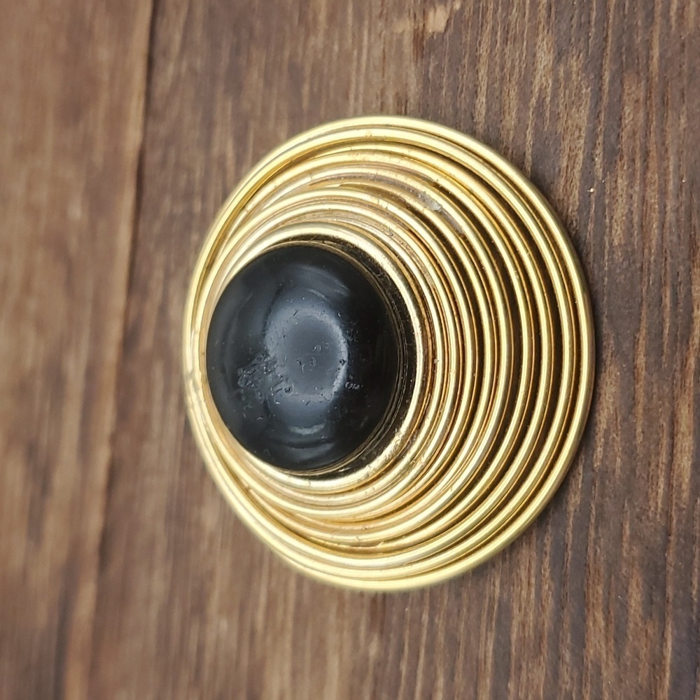 Spun lace eternal‎ grace onyx brooch estate vintage B608